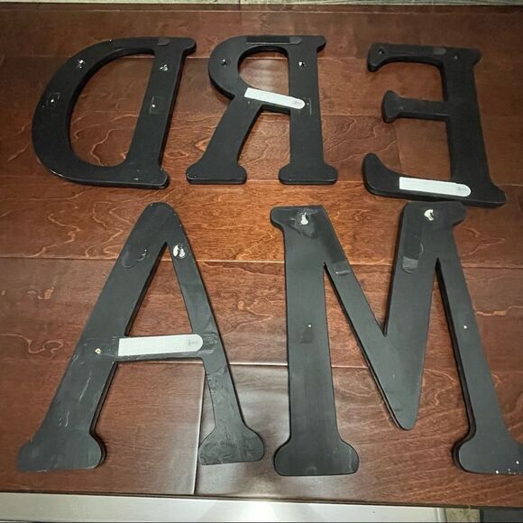 Wall Decor Individual Black Letters Spelling "Dream" - Picture 10 of 14